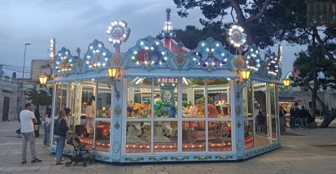 Bari, la storia della giostrina di Santo Spirito: un mondo magico che ha ispirato anche un film 